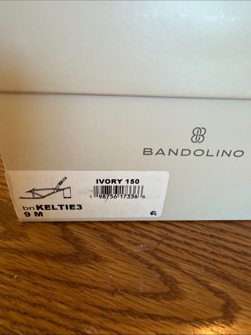Bandolino Ivory color Patent Strappy Square-Toe Block Heel Sandal. Size 9 - Picture 8 of 8